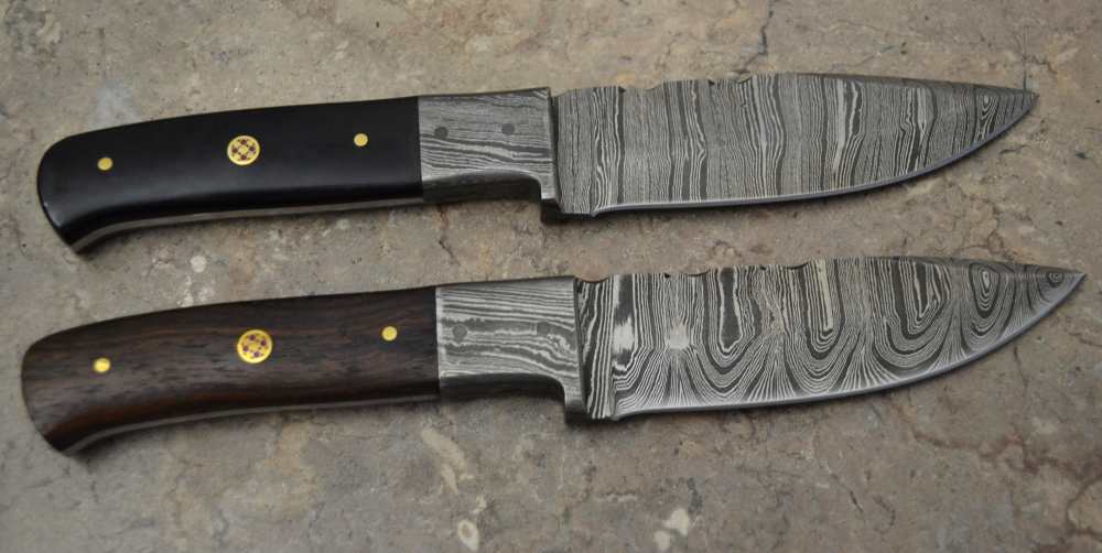 Custom Made Damascus Steel Set of 2 Hunting Knives with Mix Handle (LT 10)-img-3