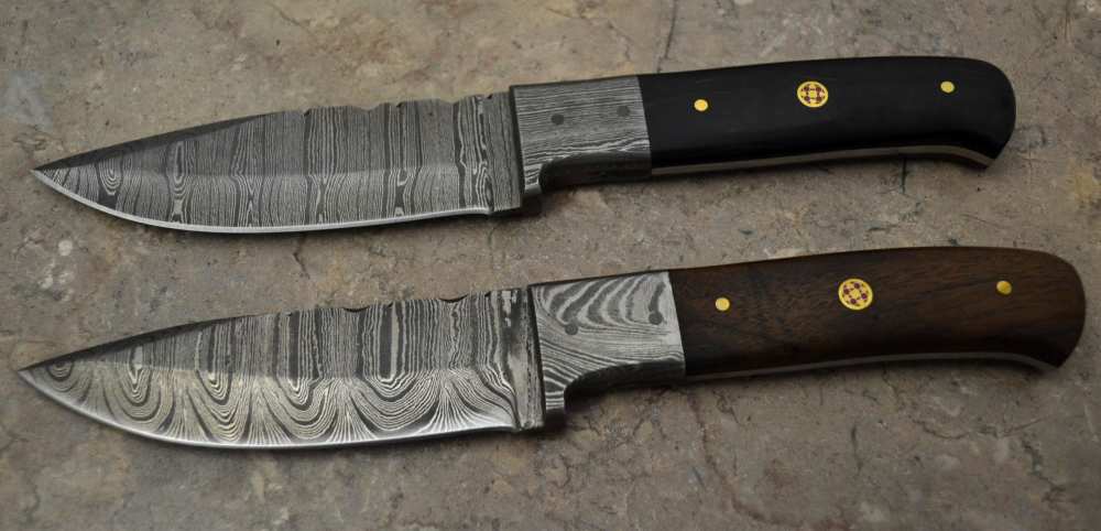 Custom Made Damascus Steel Set of 2 Hunting Knives with Mix Handle (LT 10)-img-0