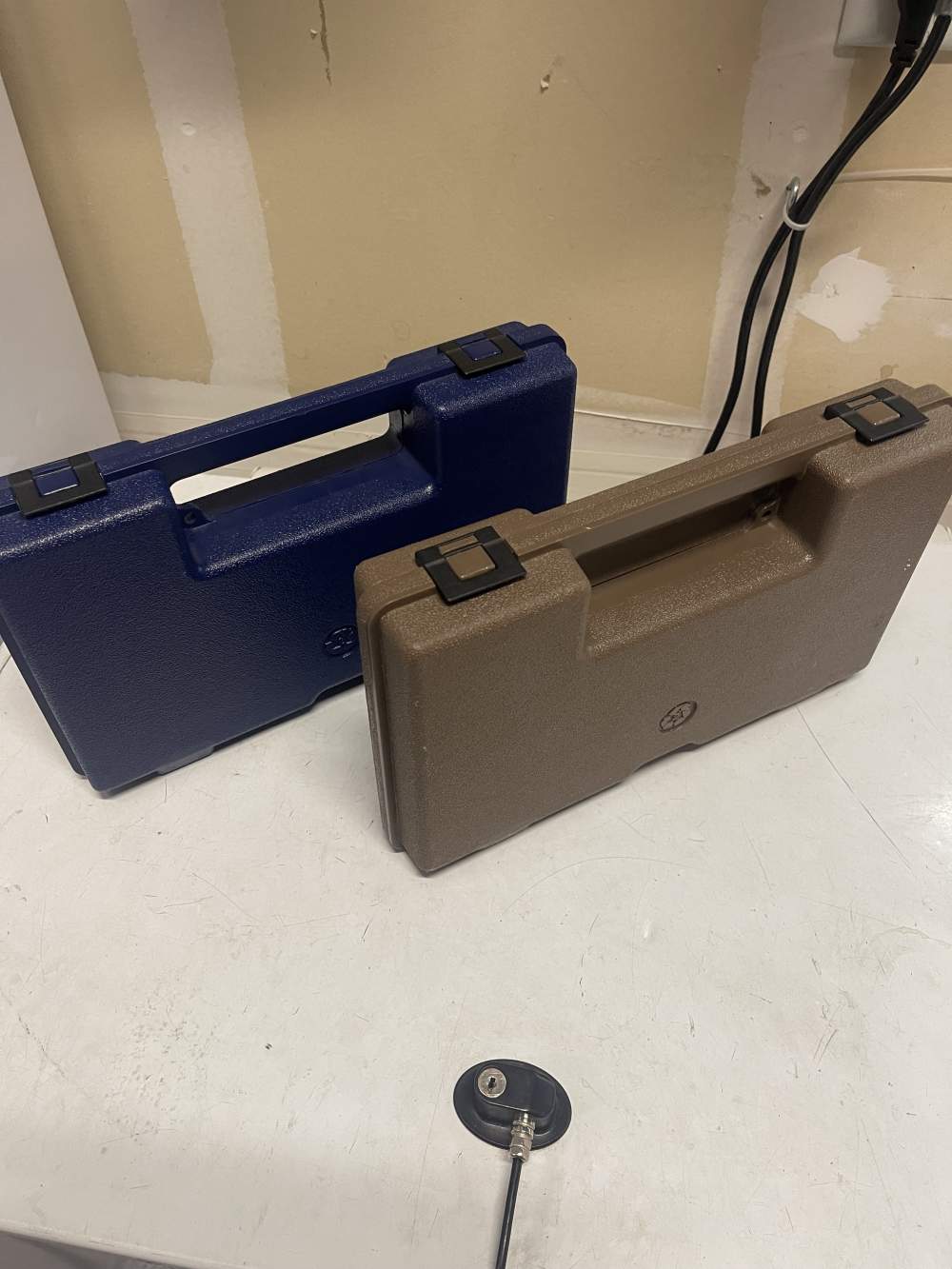 2 colt 1911 boxes , no weapons just boxes -img-1