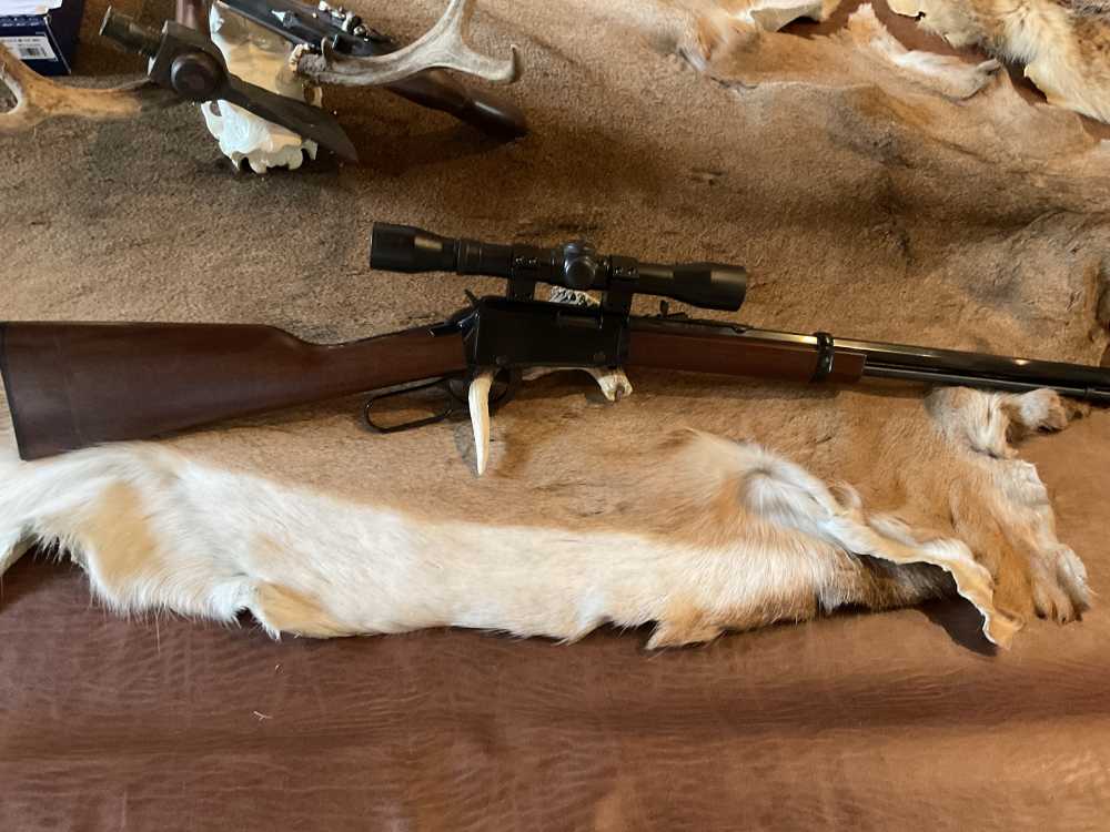 Henry Frontier 22 S/L/LR 16/17/23+1 20" Blued Oct 4x-32mm scope Nice Exc-img-1