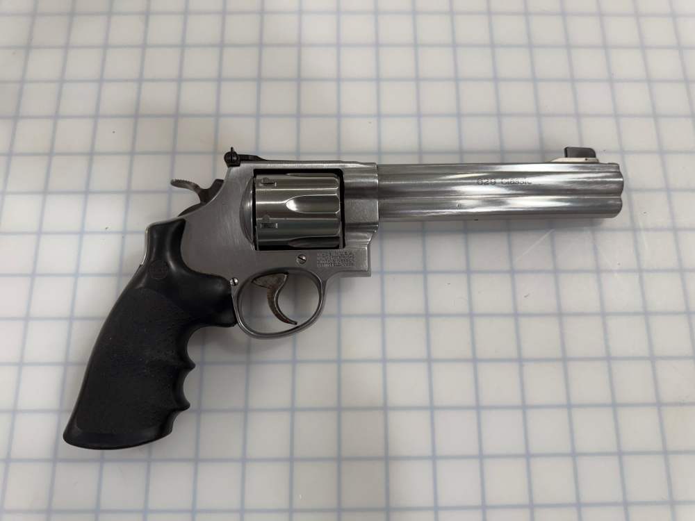 Smith and Wesson 629 Classic Stainless-img-0