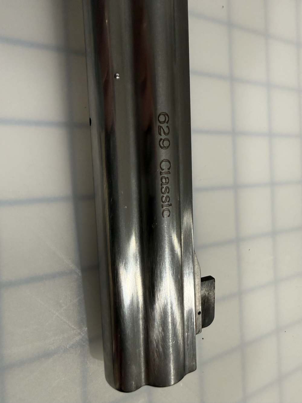 Smith and Wesson 629 Classic Stainless-img-1