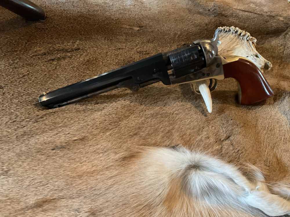 1851 NAVY .36 CAL.  7.5 Octagon C/C Black Powder by Uberti Excellent +-img-0