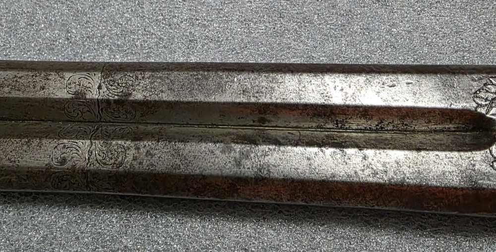 Antique Rotating Double Barrel Black Powder Pistol -img-10