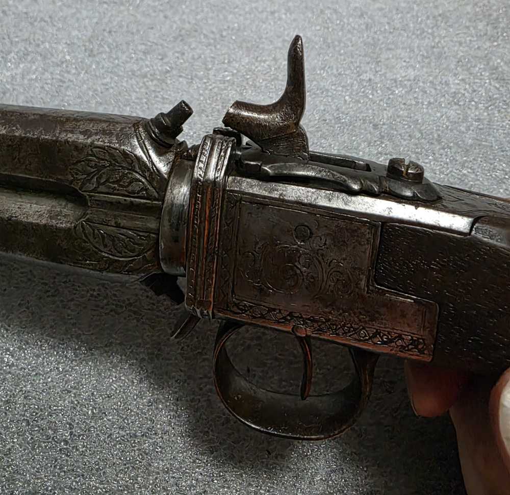 Antique Rotating Double Barrel Black Powder Pistol -img-25
