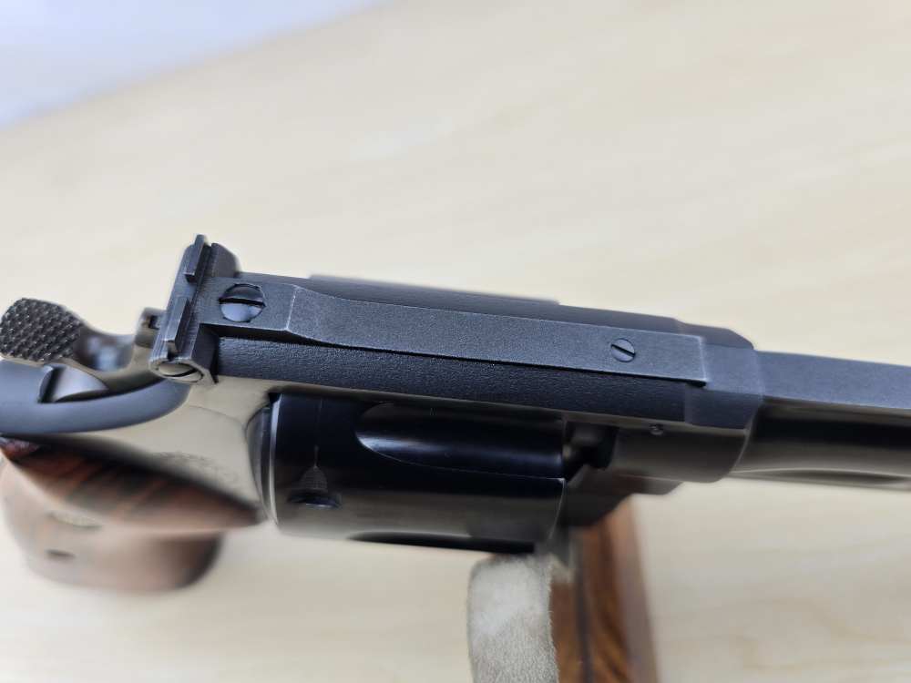 Smith & Wesson 28-2 in .357 Magnum - 1966 - 6inch - VERY CLEAN!-img-24