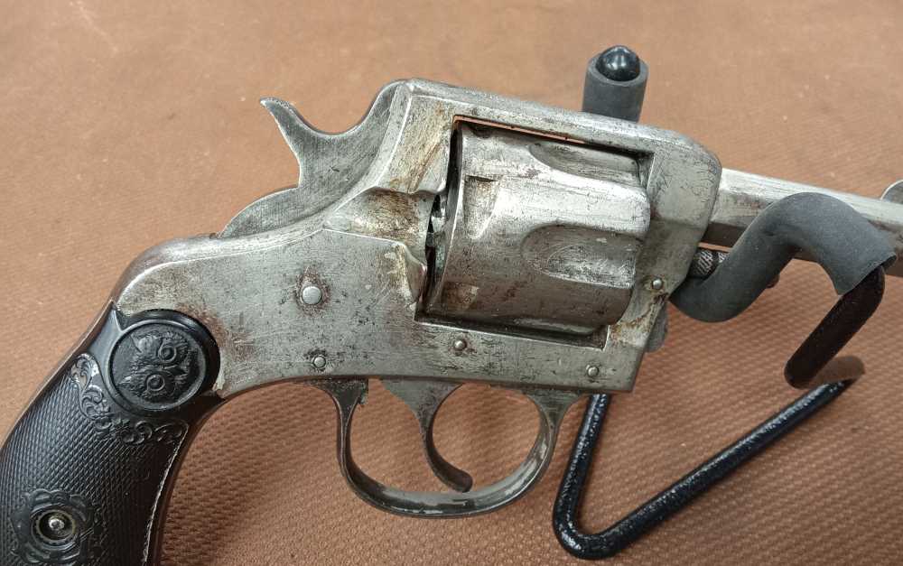 Harrington double action 32 S&W Revolver -img-10