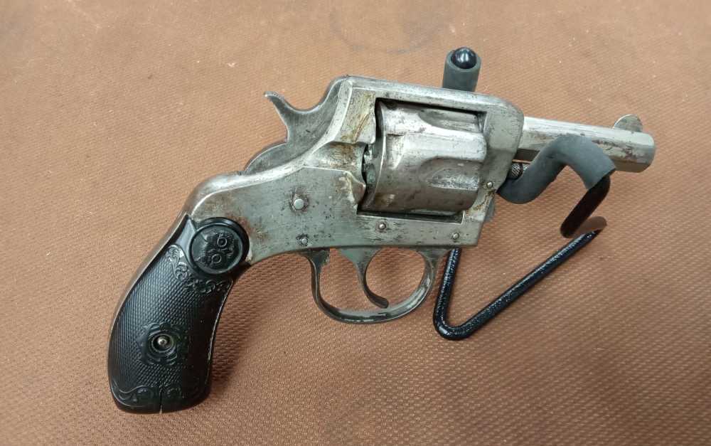 Harrington double action 32 S&W Revolver -img-9