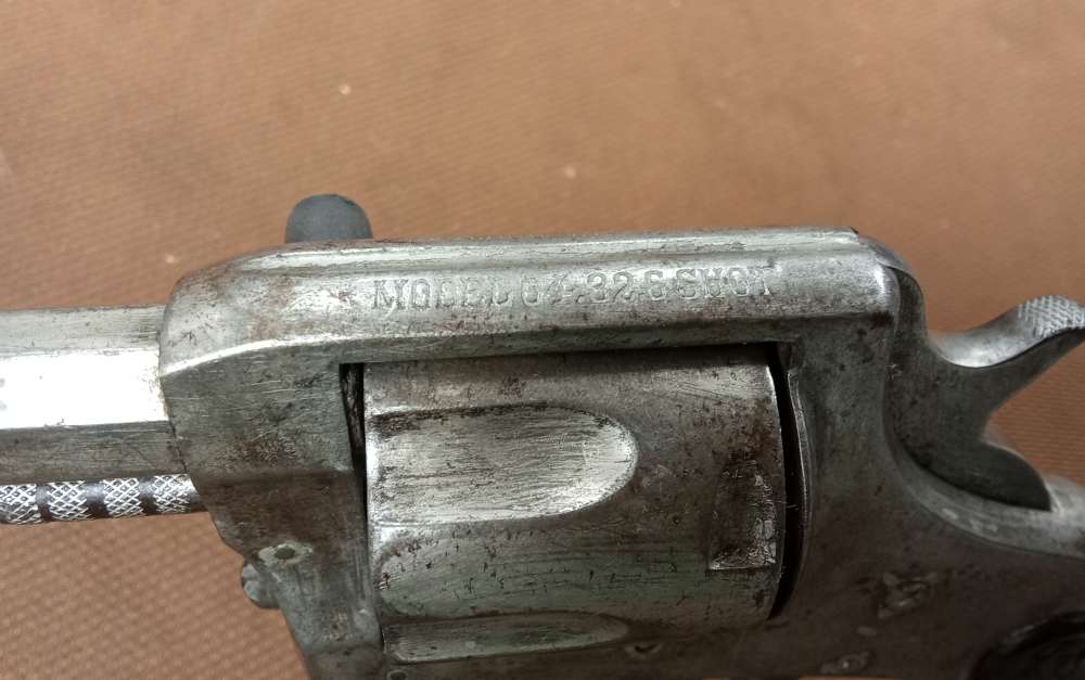 Harrington double action 32 S&W Revolver -img-4
