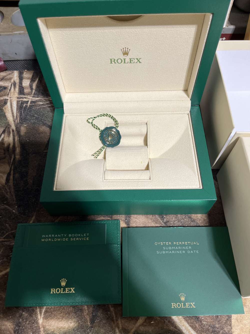 Rolex Oyster Submariner watch box-img-0