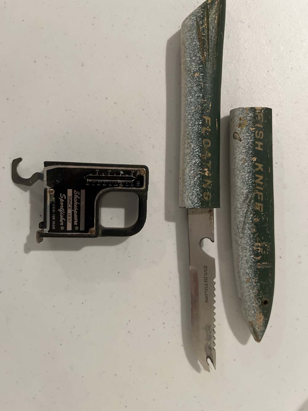 Japanese knife and Shakespeare fish scale-img-0