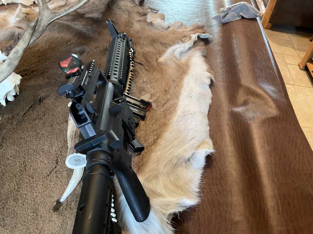 Mossberg 37240 715 Tactical w/Optic Full Size 22LR 5 mags  CA OK Exc! -img-1