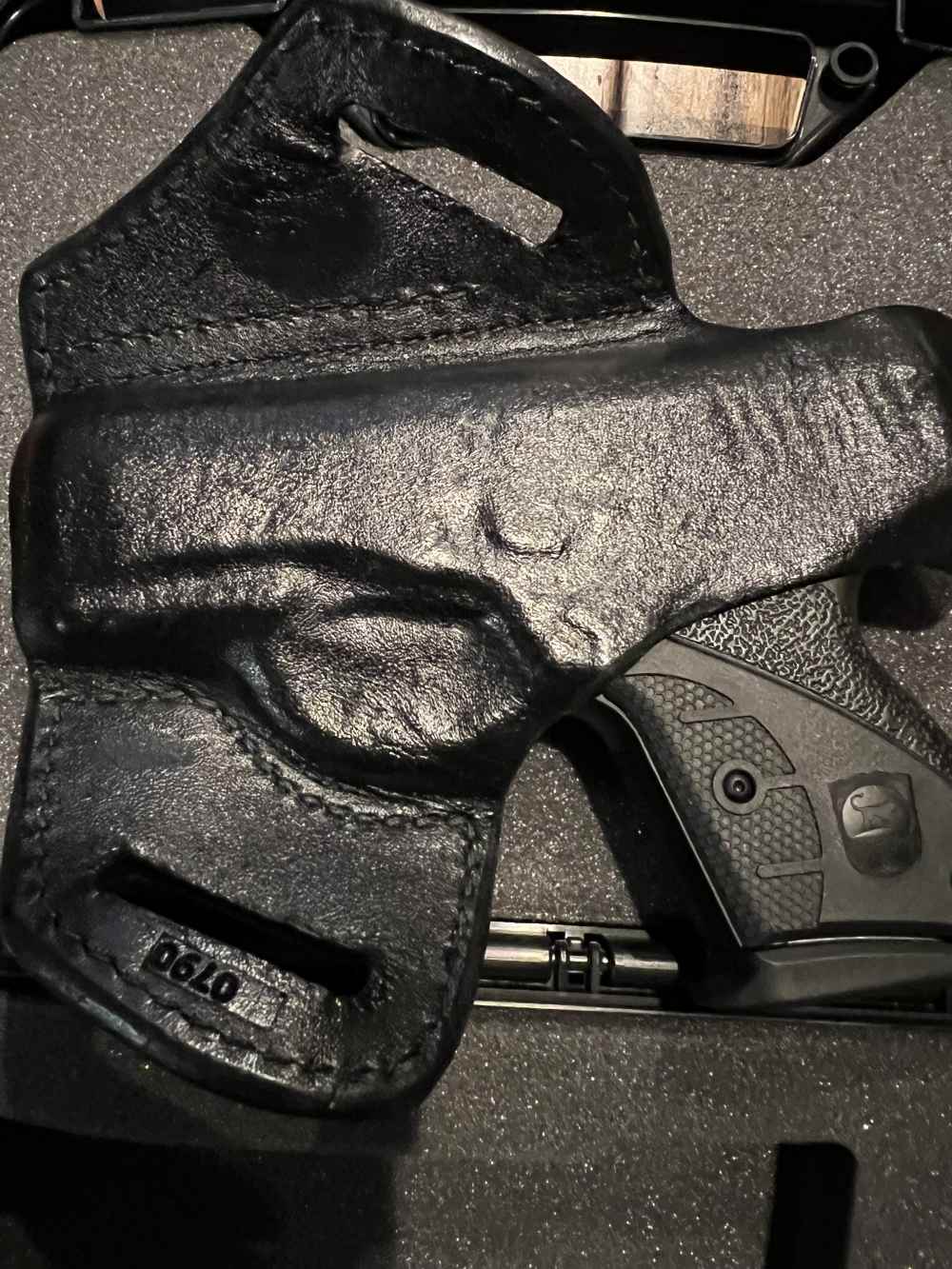 Boberg  XR9-L Custom made Holster Leather blk right OWB-img-1