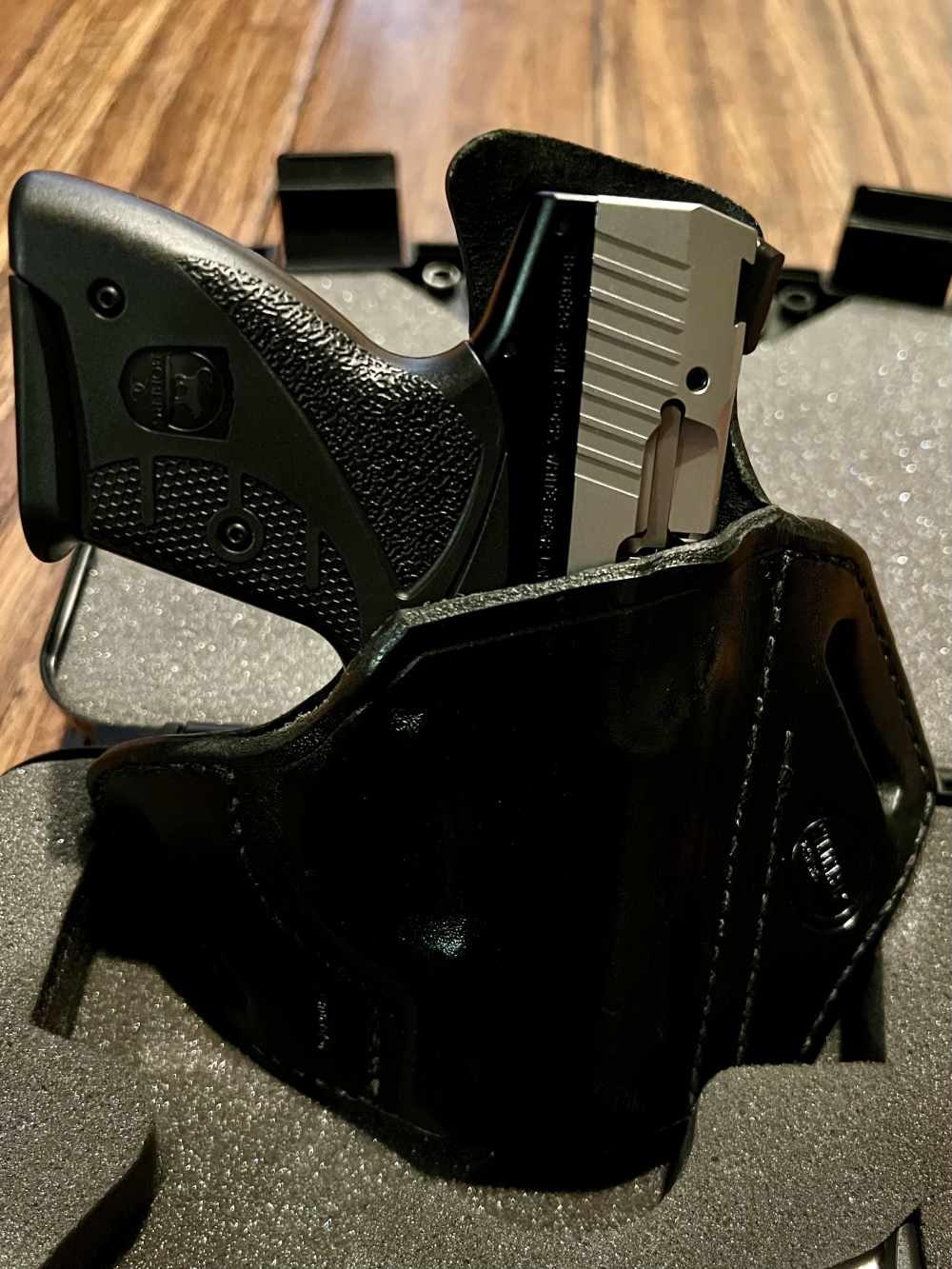 Boberg  XR9-L Custom made Holster Leather blk right OWB-img-0