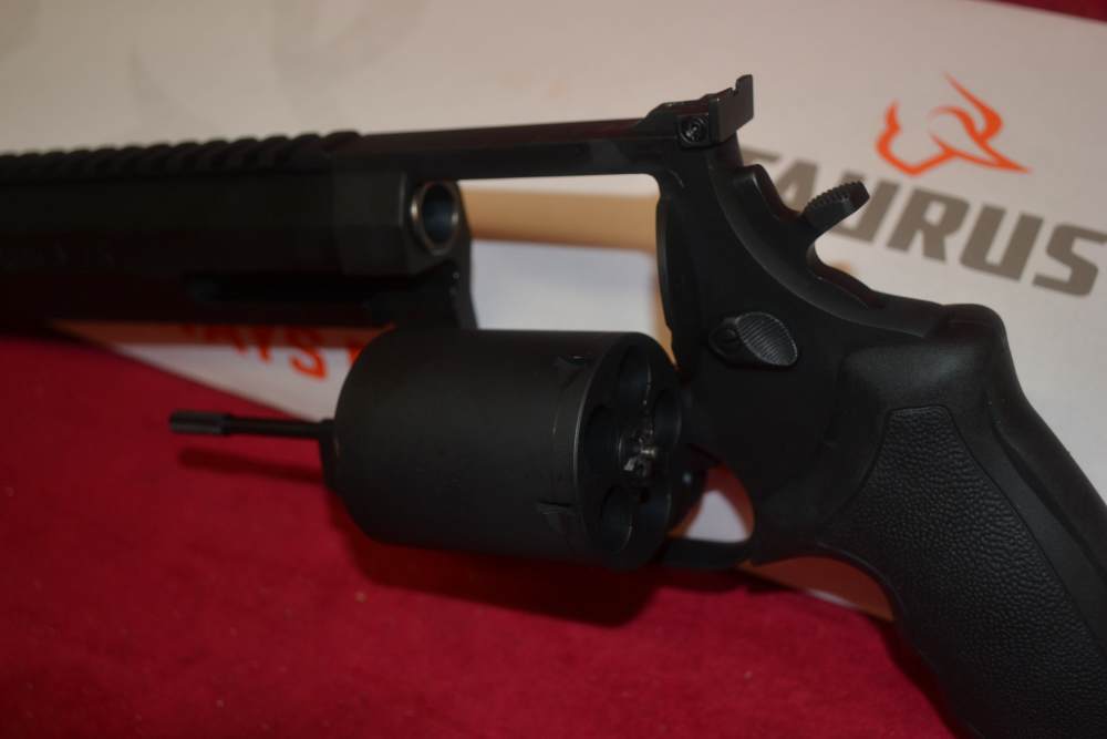 Taurus Raging Hunter 500 S&W 10"Barrel, Layaway Available.-img-5