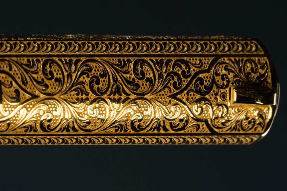 Colt 1911 in 24K Gold & Full Engraving-img-15