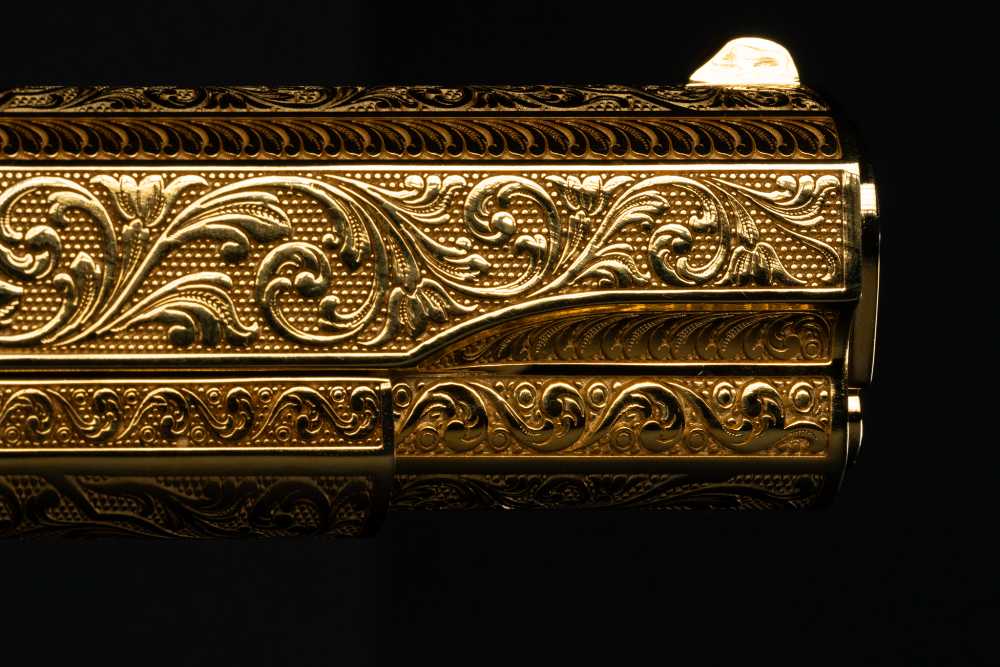 Colt 1911 in 24K Gold & Full Engraving-img-12
