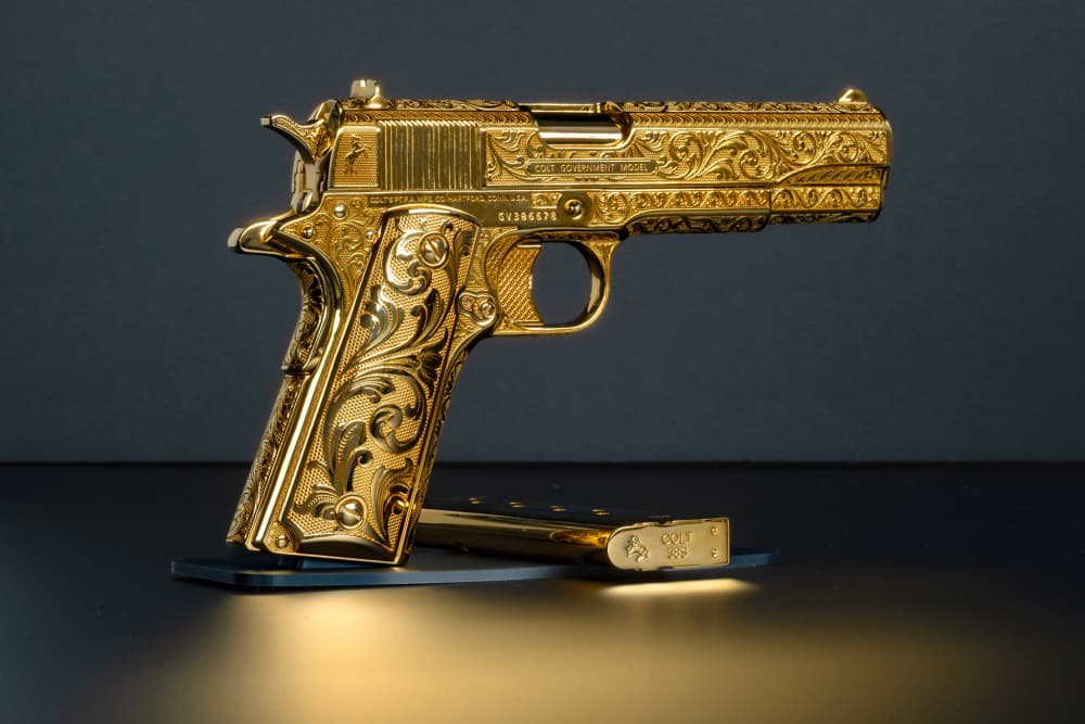 Colt 1911 in 24K Gold & Full Engraving-img-1