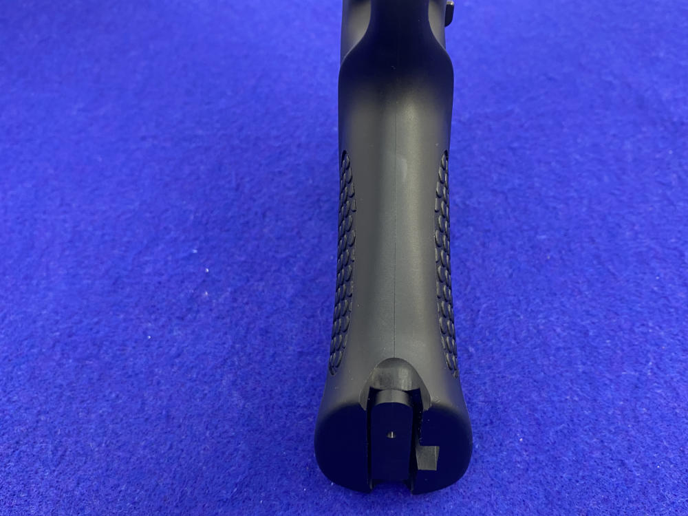 Beretta U22 Neos .22 LR Pistol Black 4.5" *FULL LENGTH TOP WEAVER RAIL*-img-25