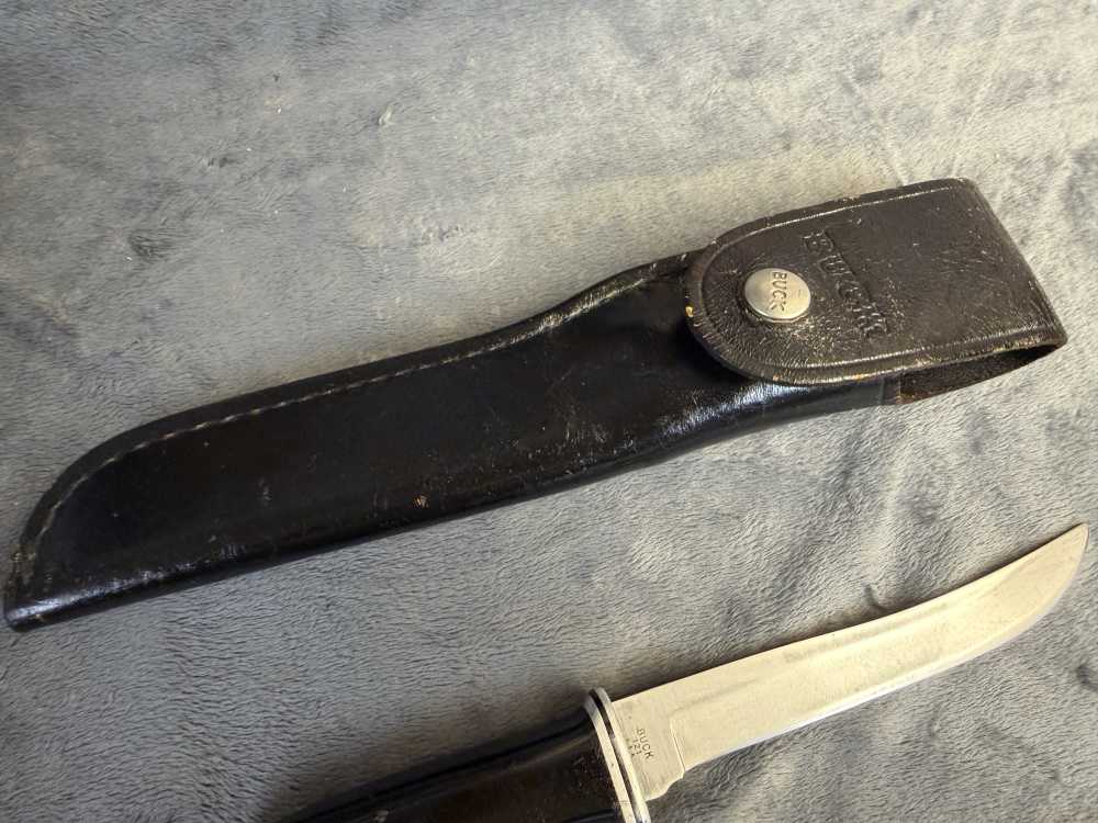 Buck Knife 121 w/leather sheath Fisherman Guide Penny Bid-img-5