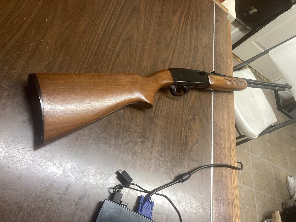Remington model 572 Fieldmaster Pump .22 Short, Long, & Long Rifle-img-3
