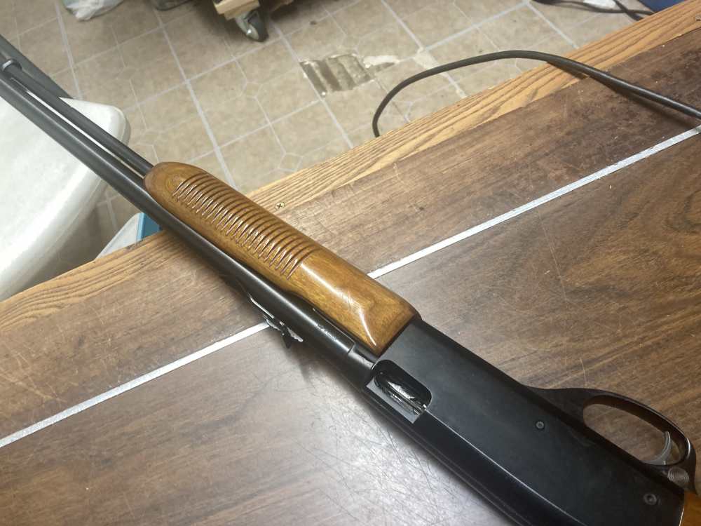 Remington model 572 Fieldmaster Pump .22 Short, Long, & Long Rifle-img-8