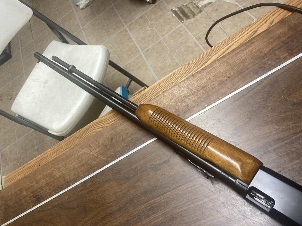 Remington model 572 Fieldmaster Pump .22 Short, Long, & Long Rifle-img-10