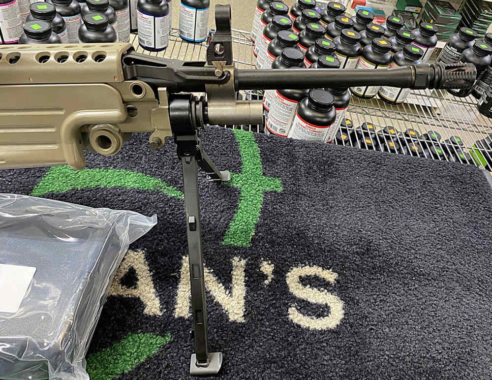 USED LIKE NEW FN M249S FDE in 5.56mm with 18.5" Brl and 1-200 Rnd Magazine!-img-1