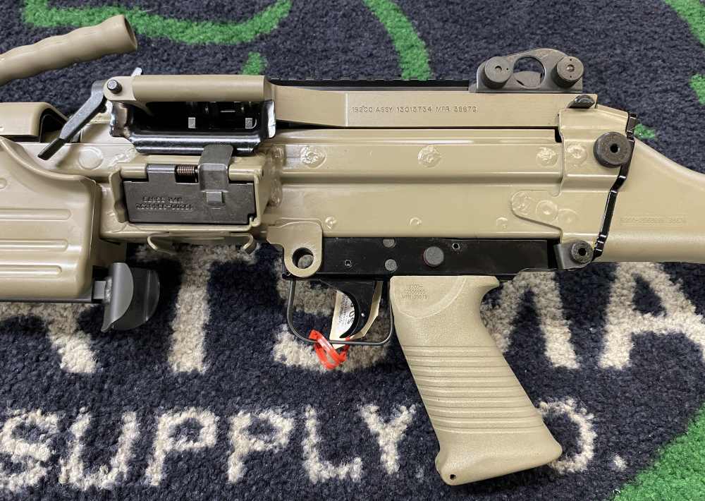 USED LIKE NEW FN M249S FDE in 5.56mm with 18.5" Brl and 1-200 Rnd Magazine!-img-8