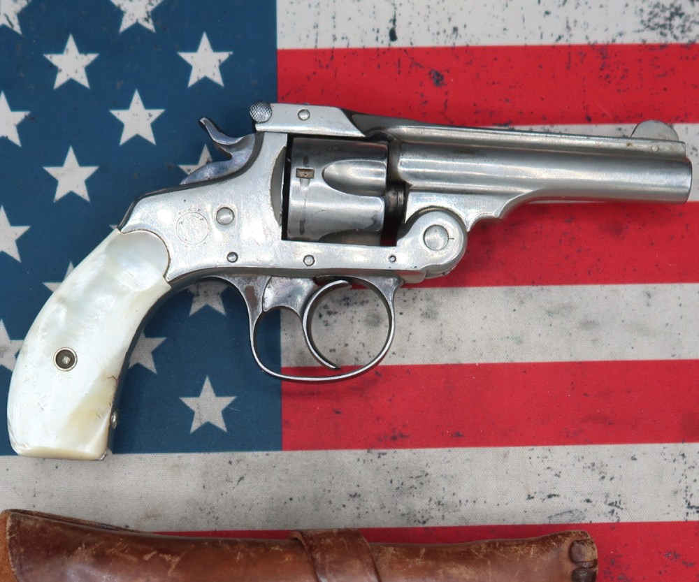 Vintage Smith & Wesson .32 Double Action Fourth Model Revolver Pearl Grips-img-1