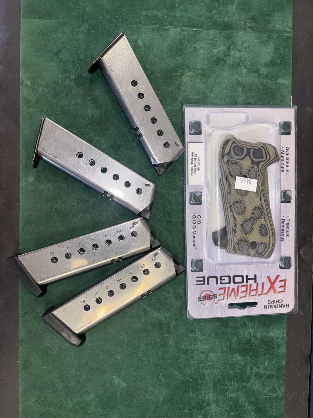 SIG SAUER P220 COMBAT WITH 4 MAGS AND EXTRA GRIPS-img-8