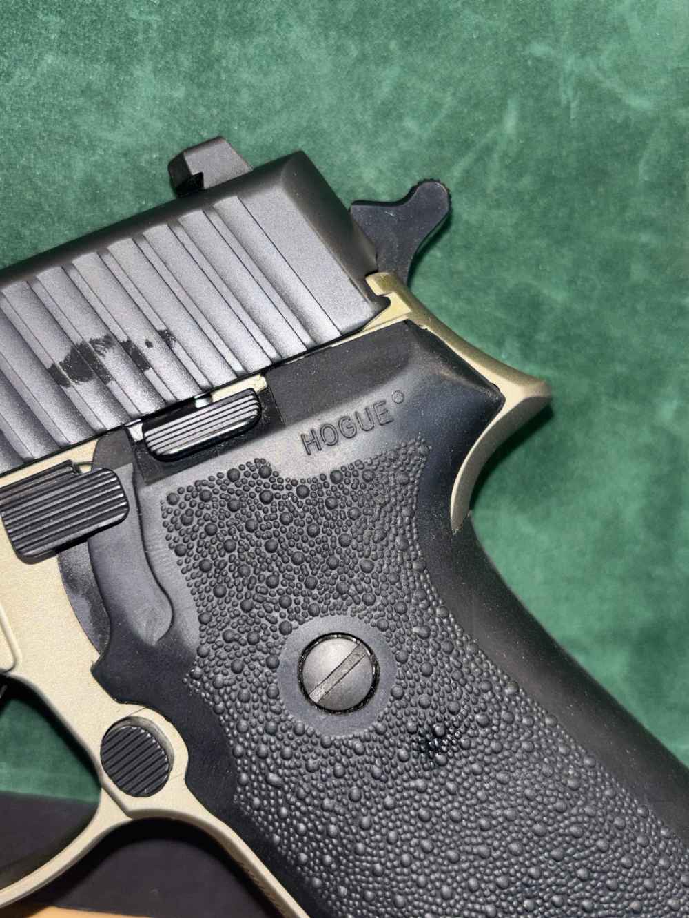 SIG SAUER P220 COMBAT WITH 4 MAGS AND EXTRA GRIPS-img-5