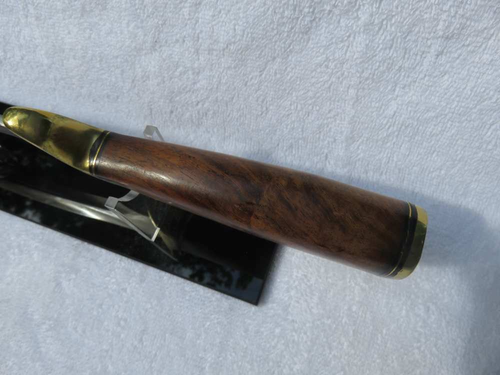 Custom made Surgical Steel Hunting Knife with Walnut Handle & Brass Hilt. -img-9