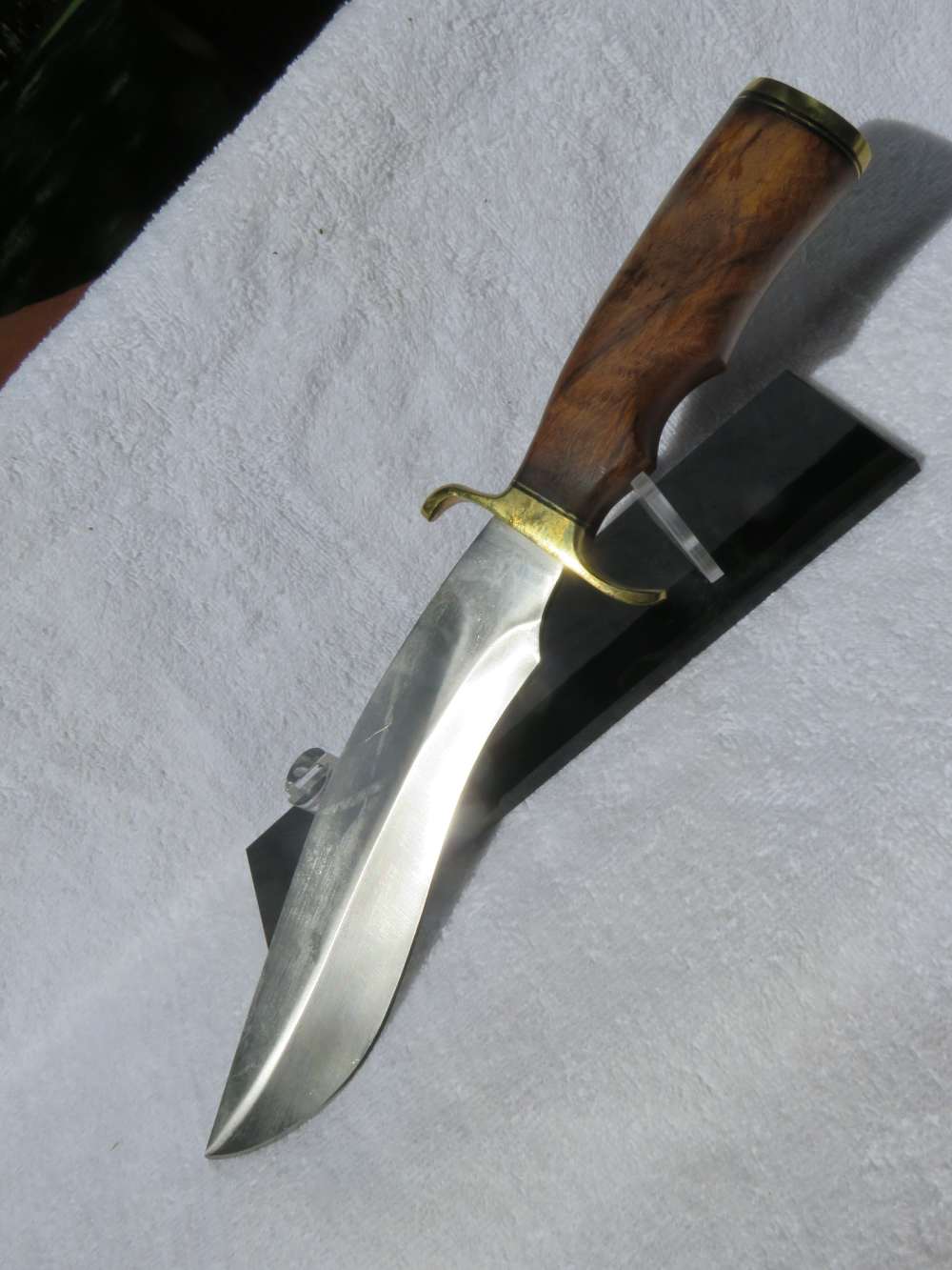 Custom made Surgical Steel Hunting Knife with Walnut Handle & Brass Hilt. -img-17