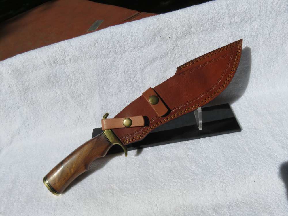 Custom made Surgical Steel Hunting Knife with Walnut Handle & Brass Hilt. -img-18