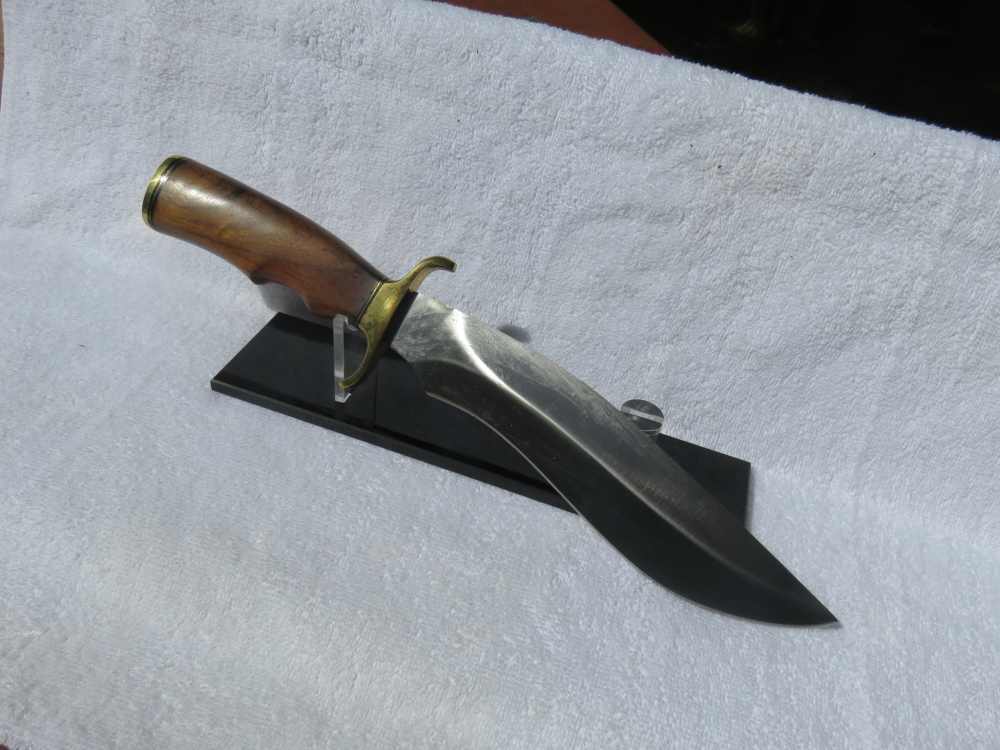 Custom made Surgical Steel Hunting Knife with Walnut Handle & Brass Hilt. -img-14