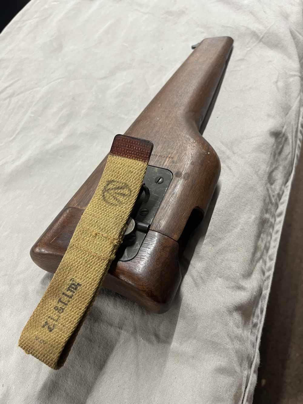 Hi Power Walnut shoulder stock (Canadian) 1944 -img-3