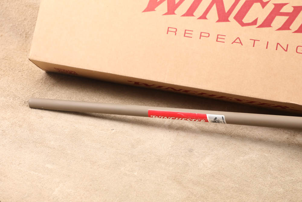 Winchester XPR Hunter .300 Win Mag 26" Bolt Rifle Vortex Crossfire II Box-img-9