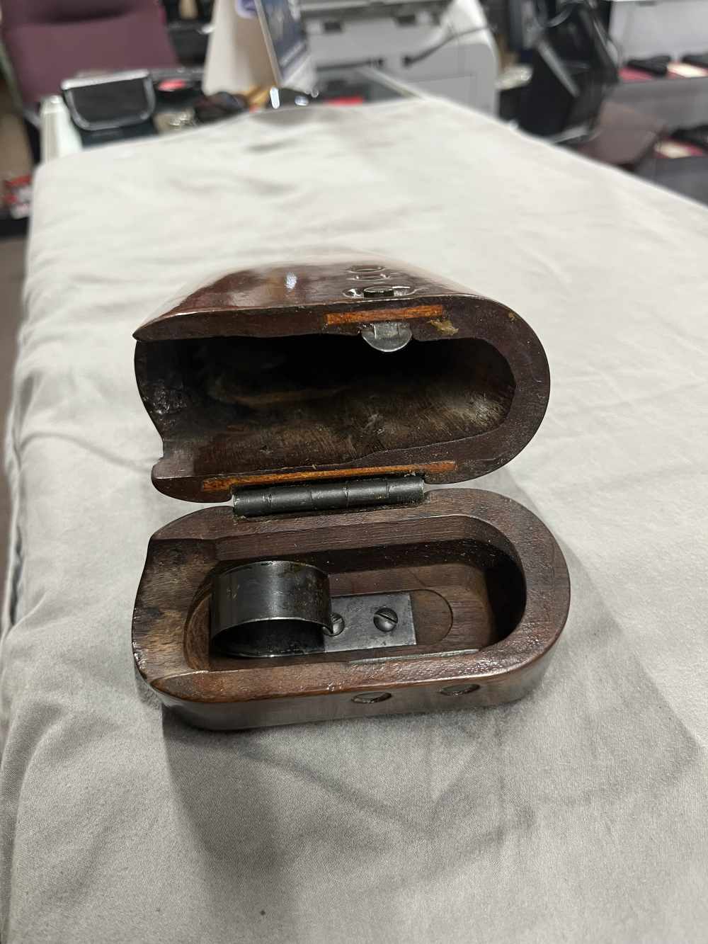 Hi Power walnut shoulder stock (canadian )1945-img-7