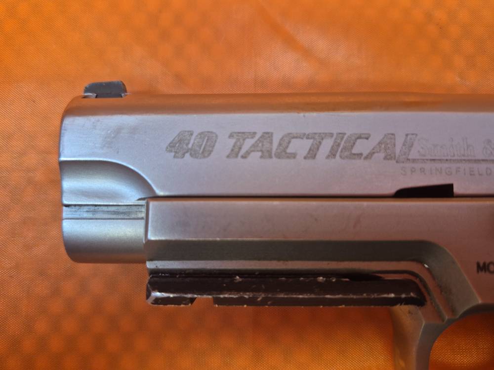 SMITH AND WESSON 4046TSW "40 TACTICAL" 40S&W DAO S&W-img-1