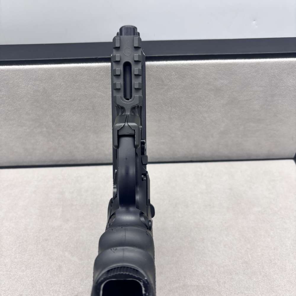 Beretta M9 9mm with case 9 mags and extras-img-10