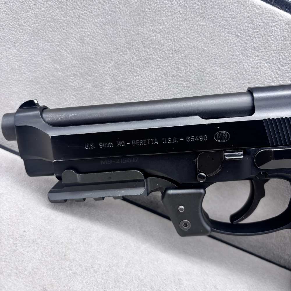 Beretta M9 9mm with case 9 mags and extras-img-3