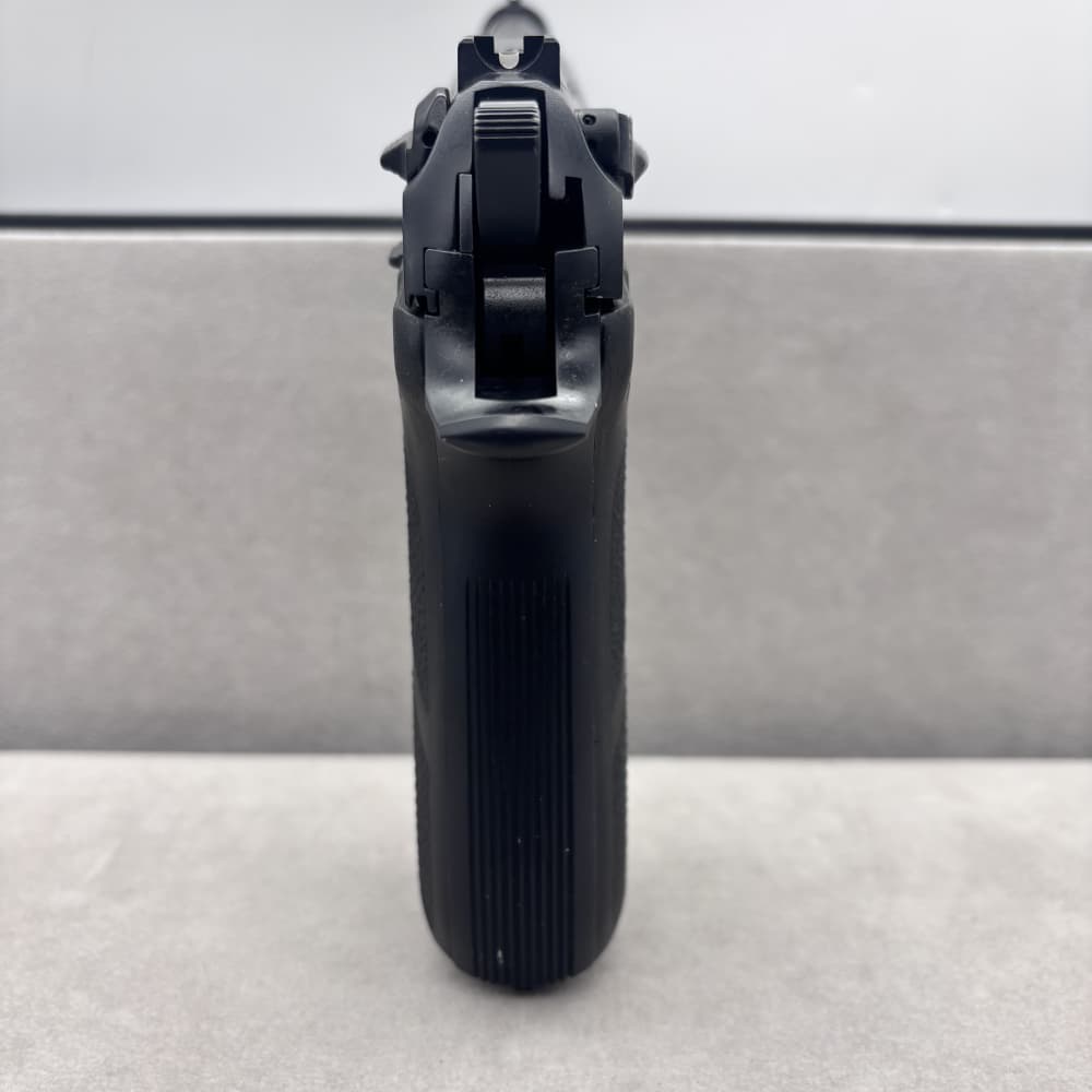 Beretta M9 9mm with case 9 mags and extras-img-7