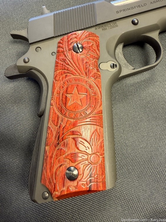 1911 RED AND BROWN WOOD REPUBLIC OF TEXAS GRIPS-img-2