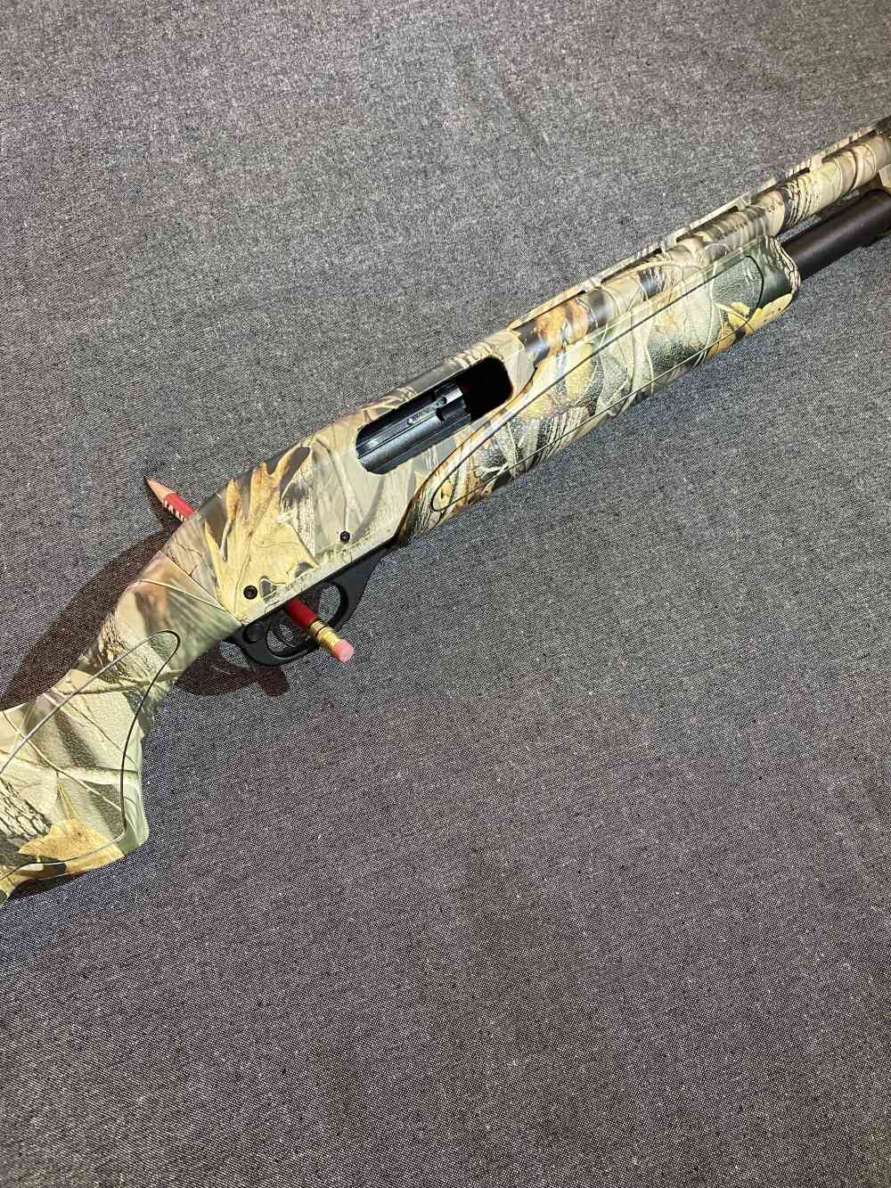 Remington 870 Super Mag Realtree Hardwood Camo-img-0