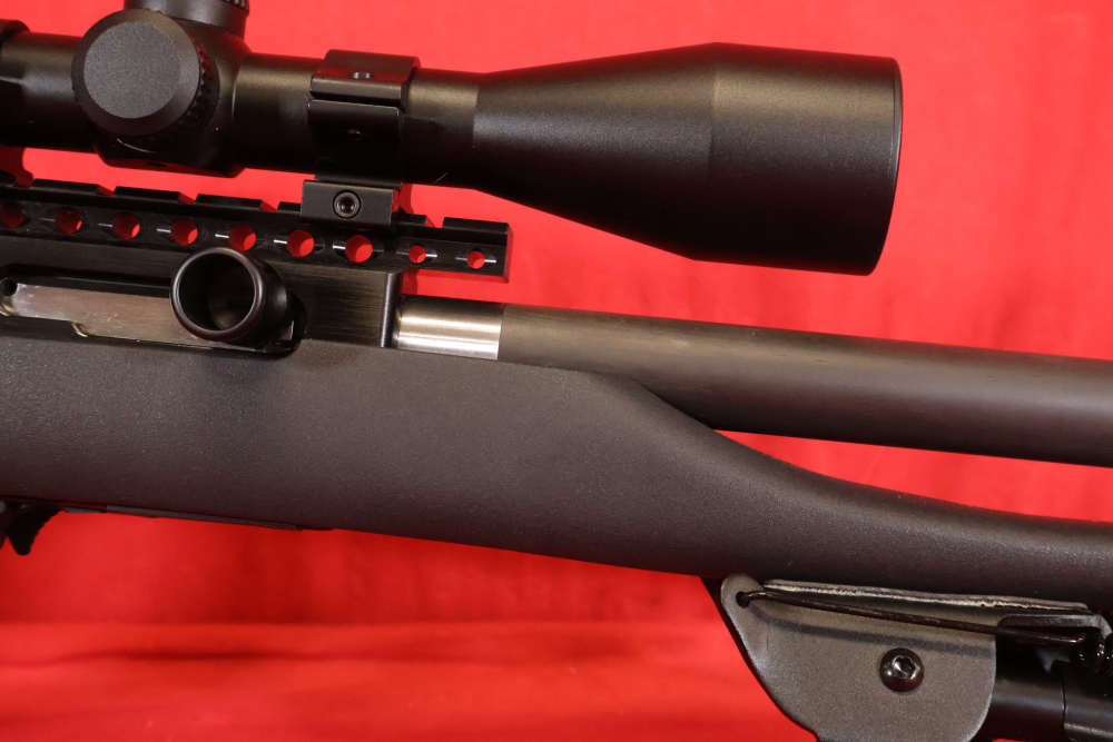 Magnum Research  MLR-1722 SwitchBolt Thumbhole 22 LR-img-11