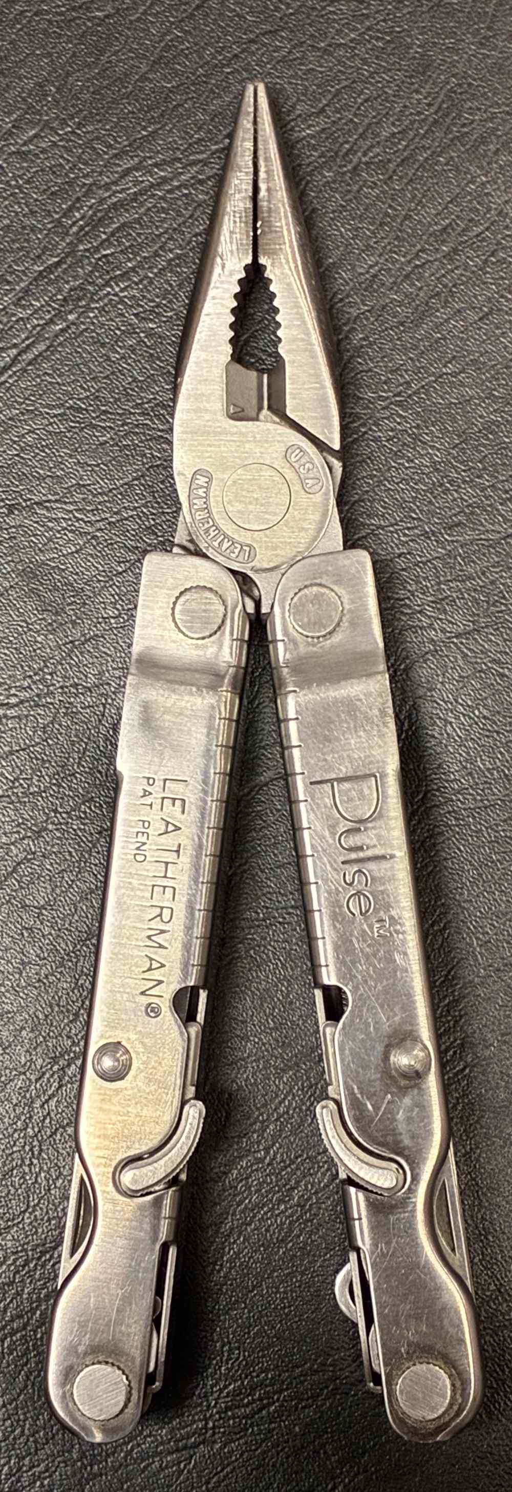 Leatherman PULSE multi tool knife Leather Black Sheath -img-1