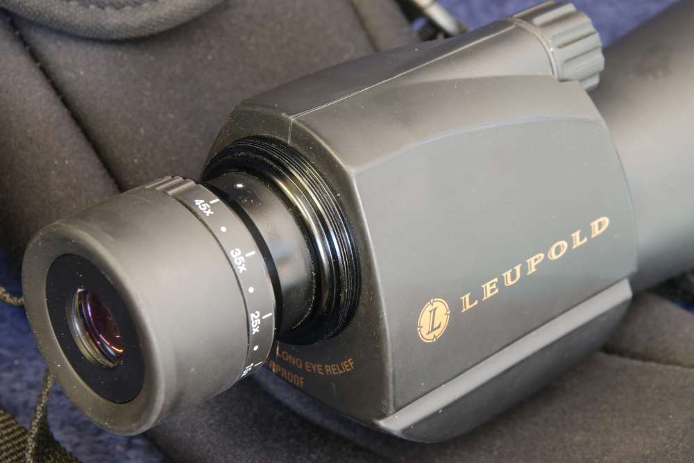 Very Nice LEUPOLD 15-45x60mm Spotting Scope - NO RESERVE-img-3