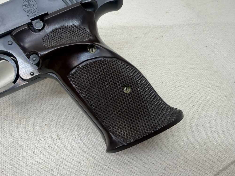 S&W Model 46 .22LR Single Action Semi Auto Target Pistol. 7" Barrel C&R-img-3