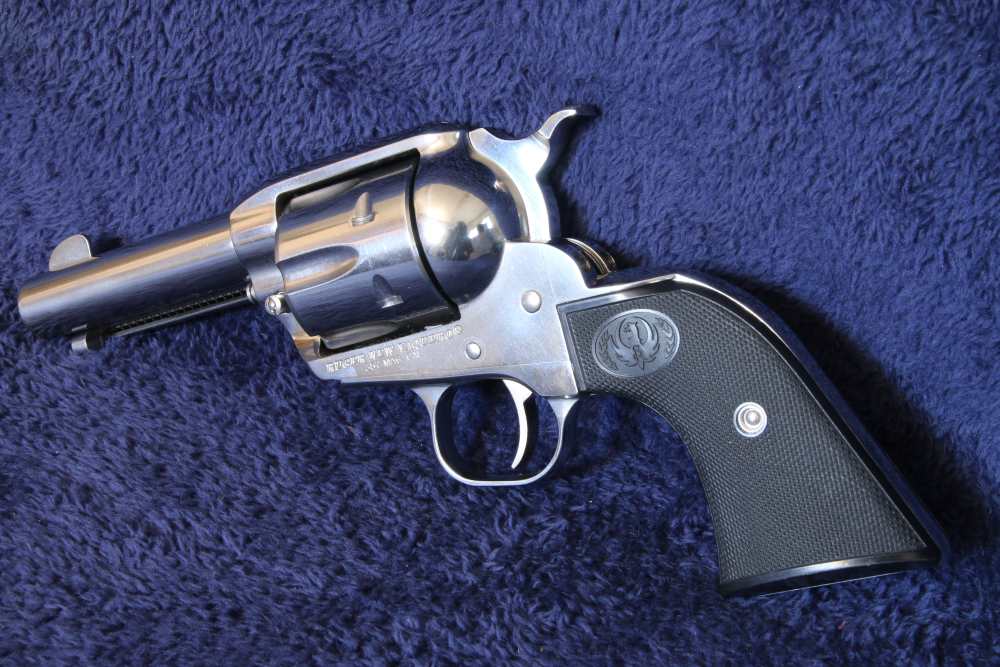 RARE - NEW Un-Fired RUGER NEW VAQUERO .357 Revolver HI GLOSS - NO RESERVE-img-1